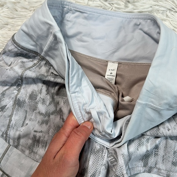 Lululemon Speed Up Short Long *4" Updated Fit City Breeze Alpine White Multi / A - Picture 2 of 6